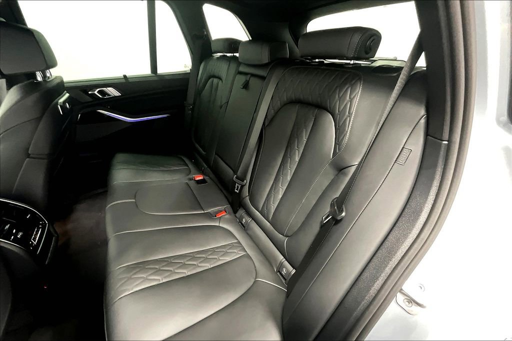 New 2025 BMW X5 M60i image 8
