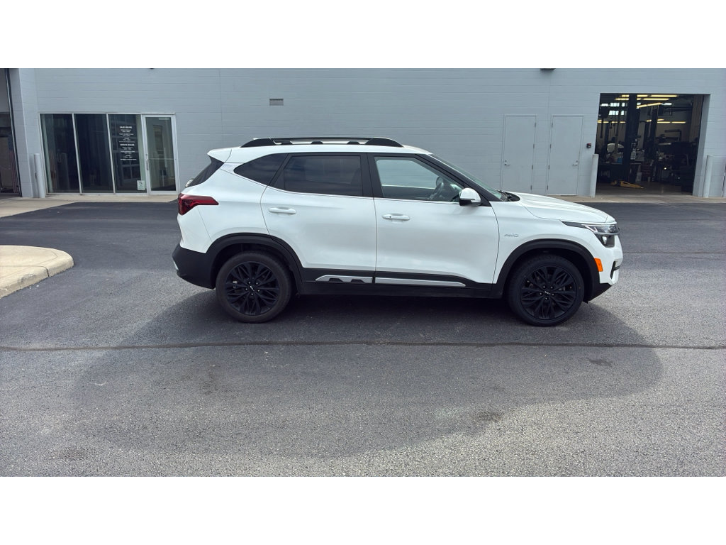 Used 2023 Kia Seltos Nightfall Edition AWD/4WD image 6