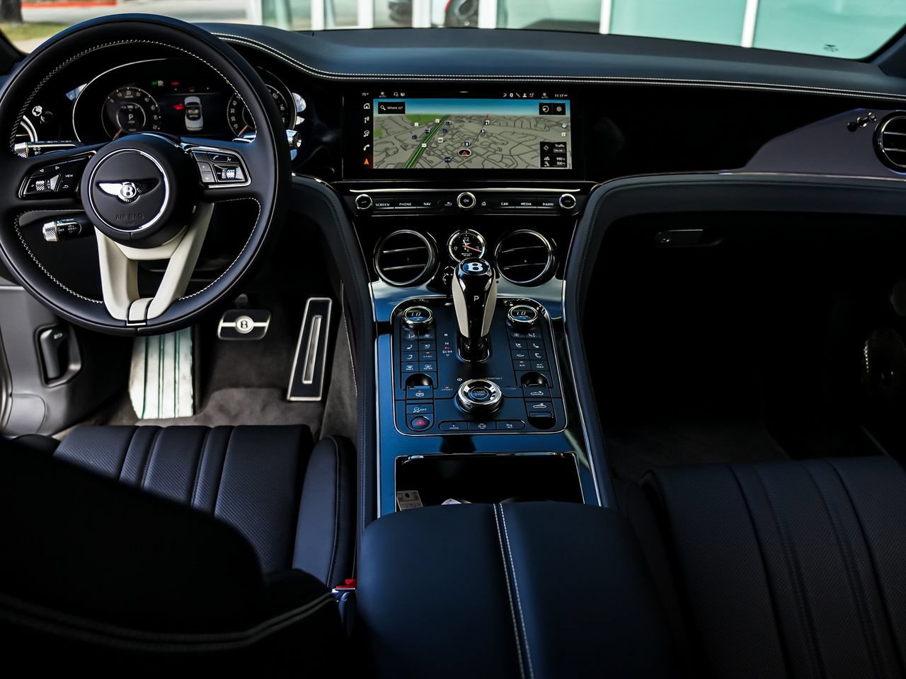 Certified 2025 Bentley Continental GTC AWD/4WD image 4