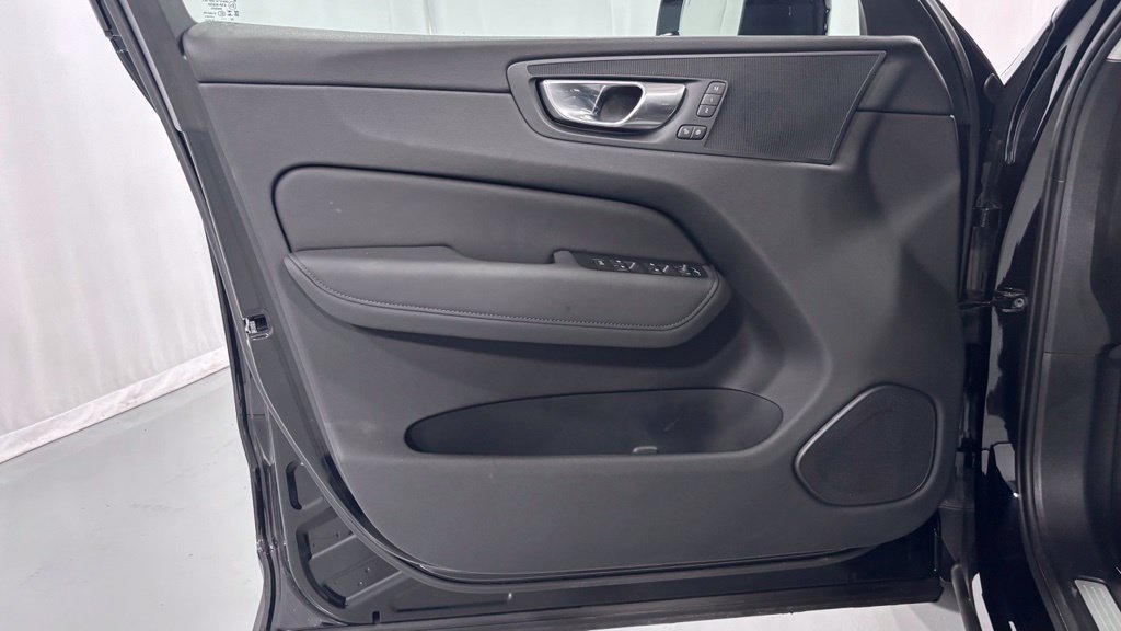 Certified 2026 Volvo XC60 B5 Plus AWD/4WD image 16