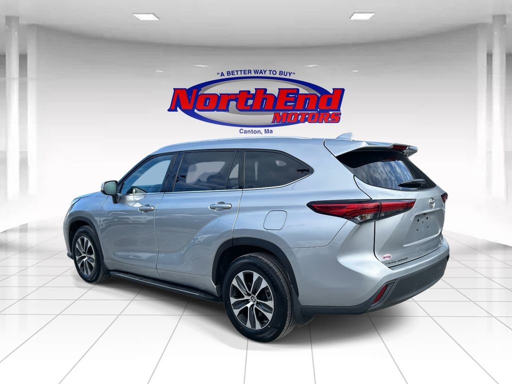Used 2020 Toyota Highlander XLE image 5