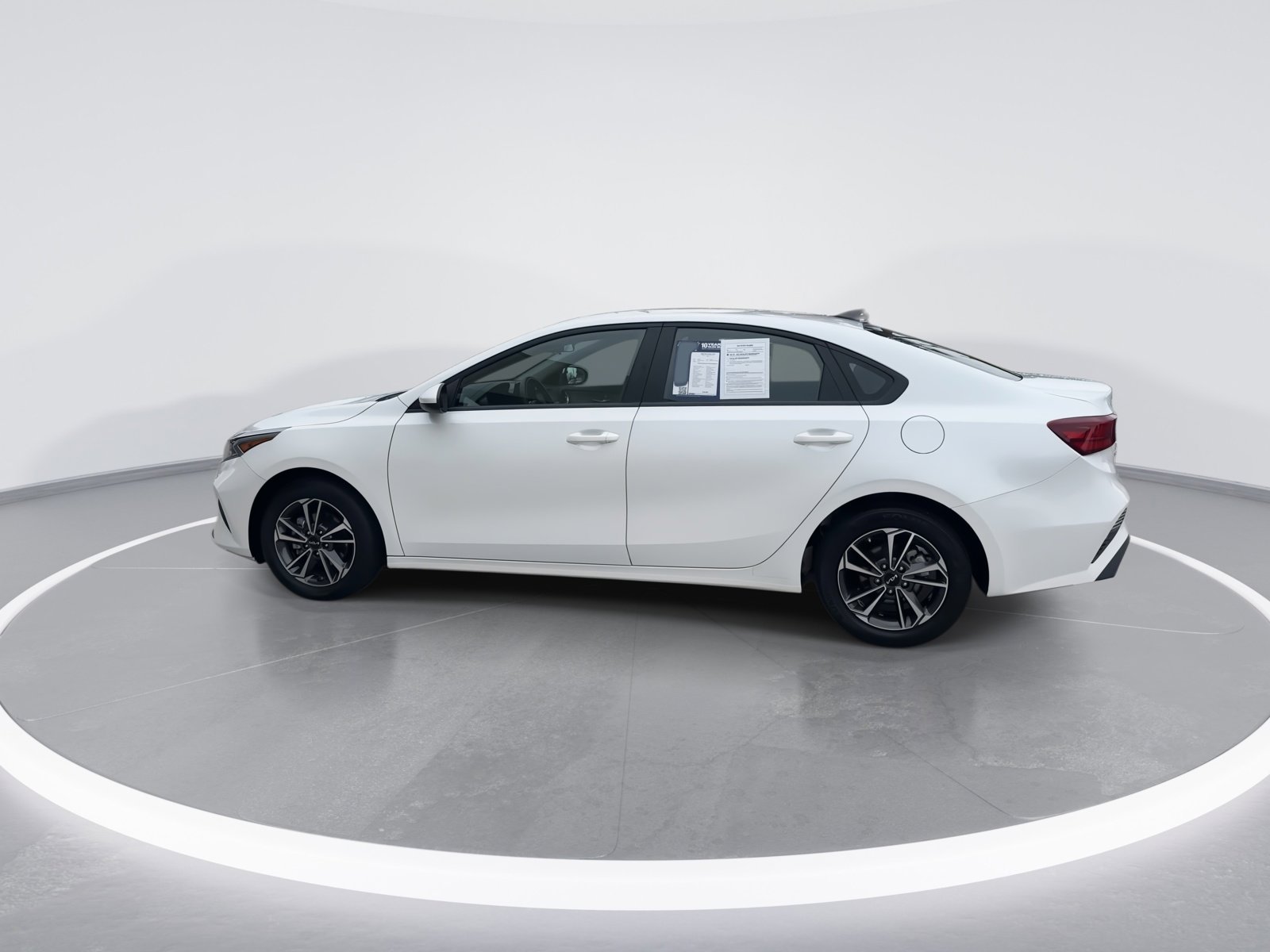 Used 2024 Kia Forte LXS image 6