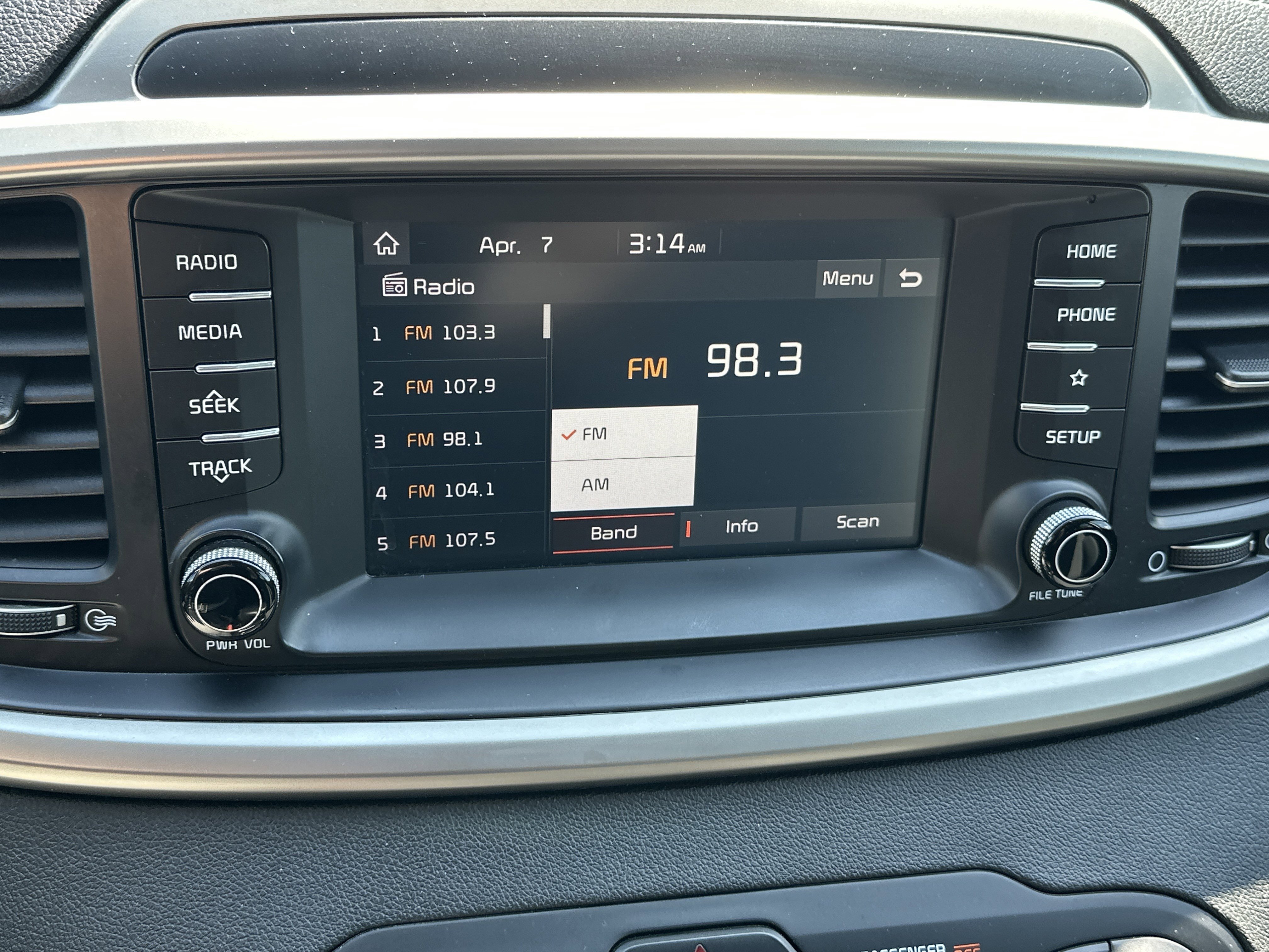 Used 2019 Kia Sorento L image 25