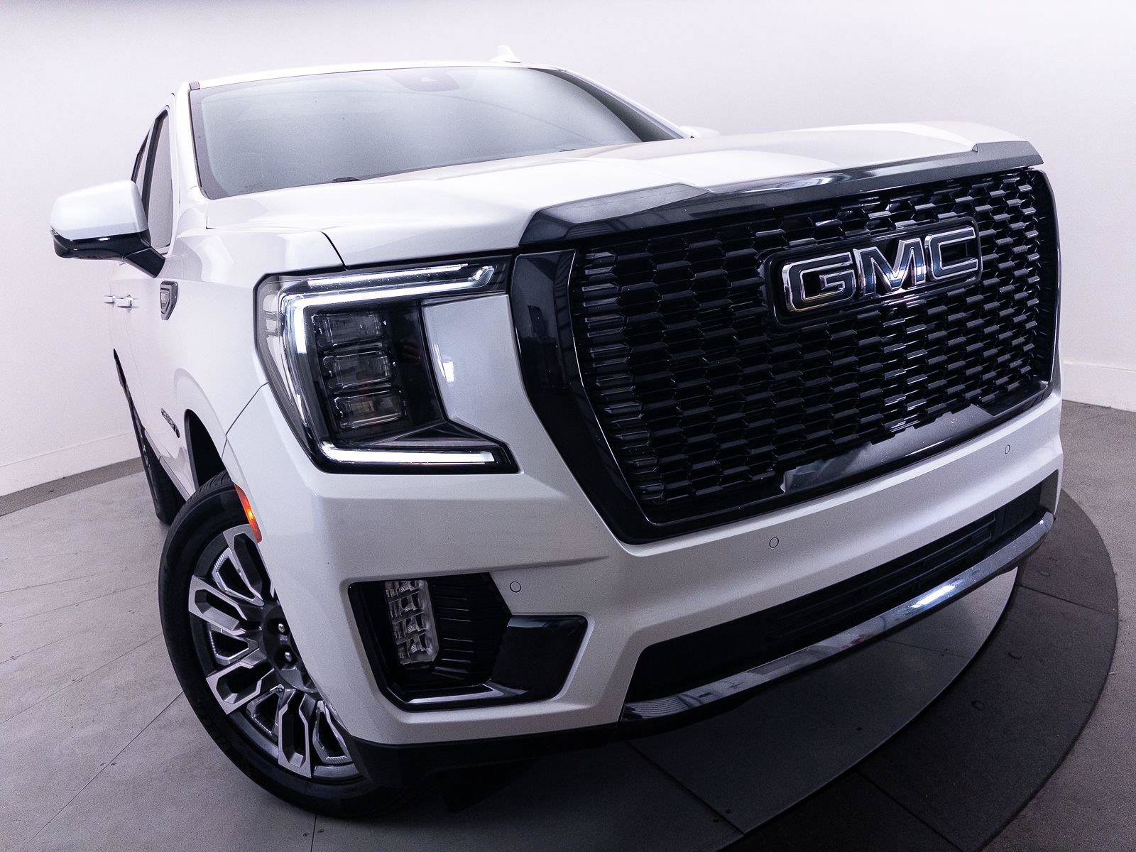 Used 2023 GMC Yukon Denali Ultimate AWD/4WD image 15