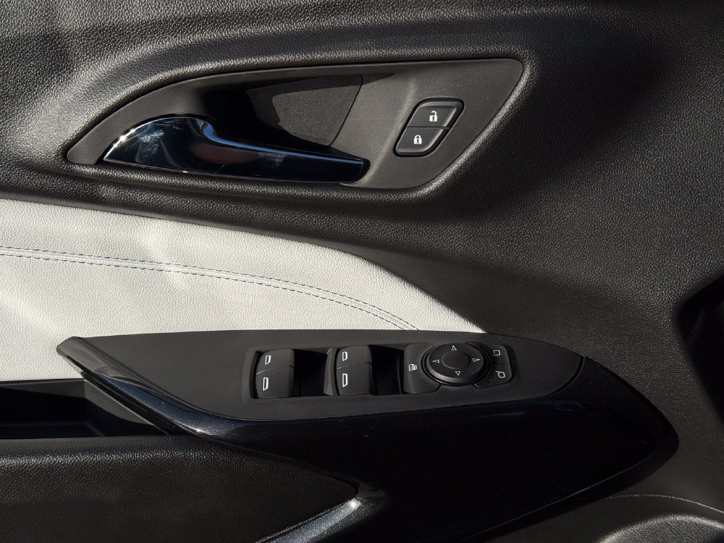 New 2026 Chevrolet Trax LT w/ Sunroof Package FWD image 15