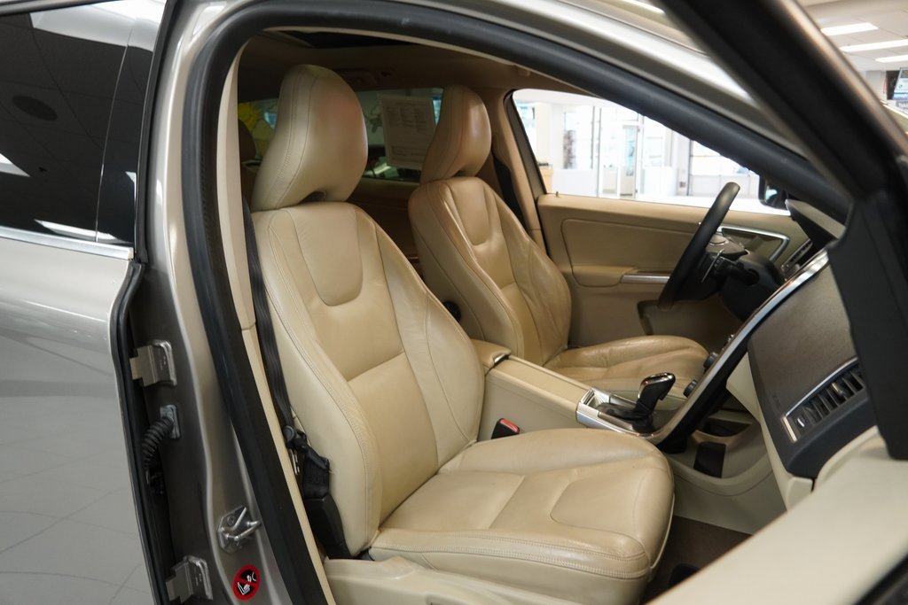 Used 2014 Volvo XC60 T6 image 25