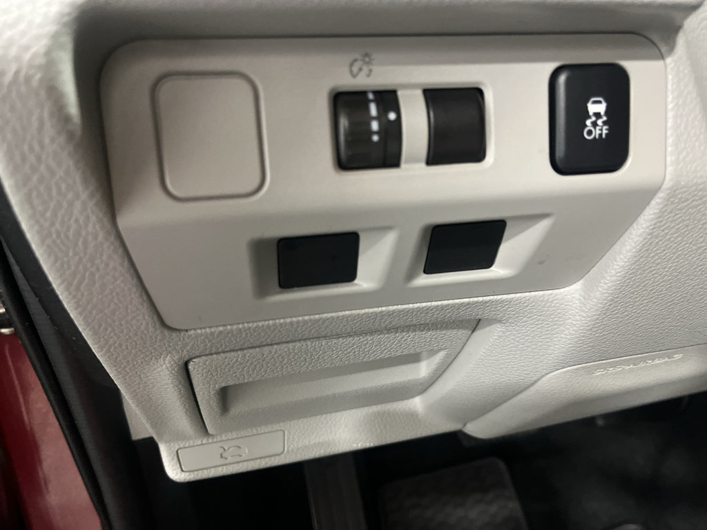 Used 2015 Subaru Forester 2.5i Premium AWD/4WD image 32