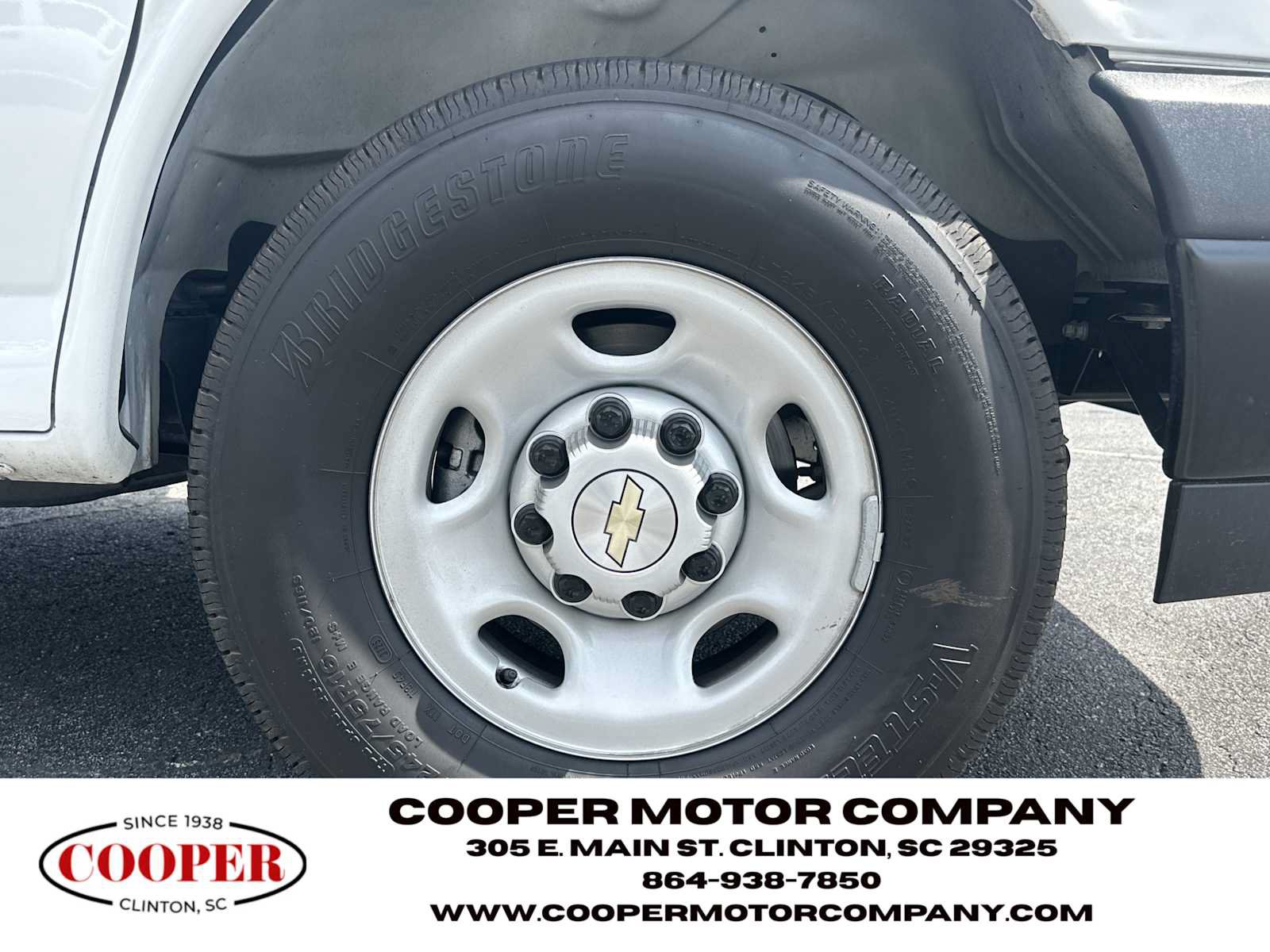 Used 2025 Chevrolet Express 3500 LS RWD image 12