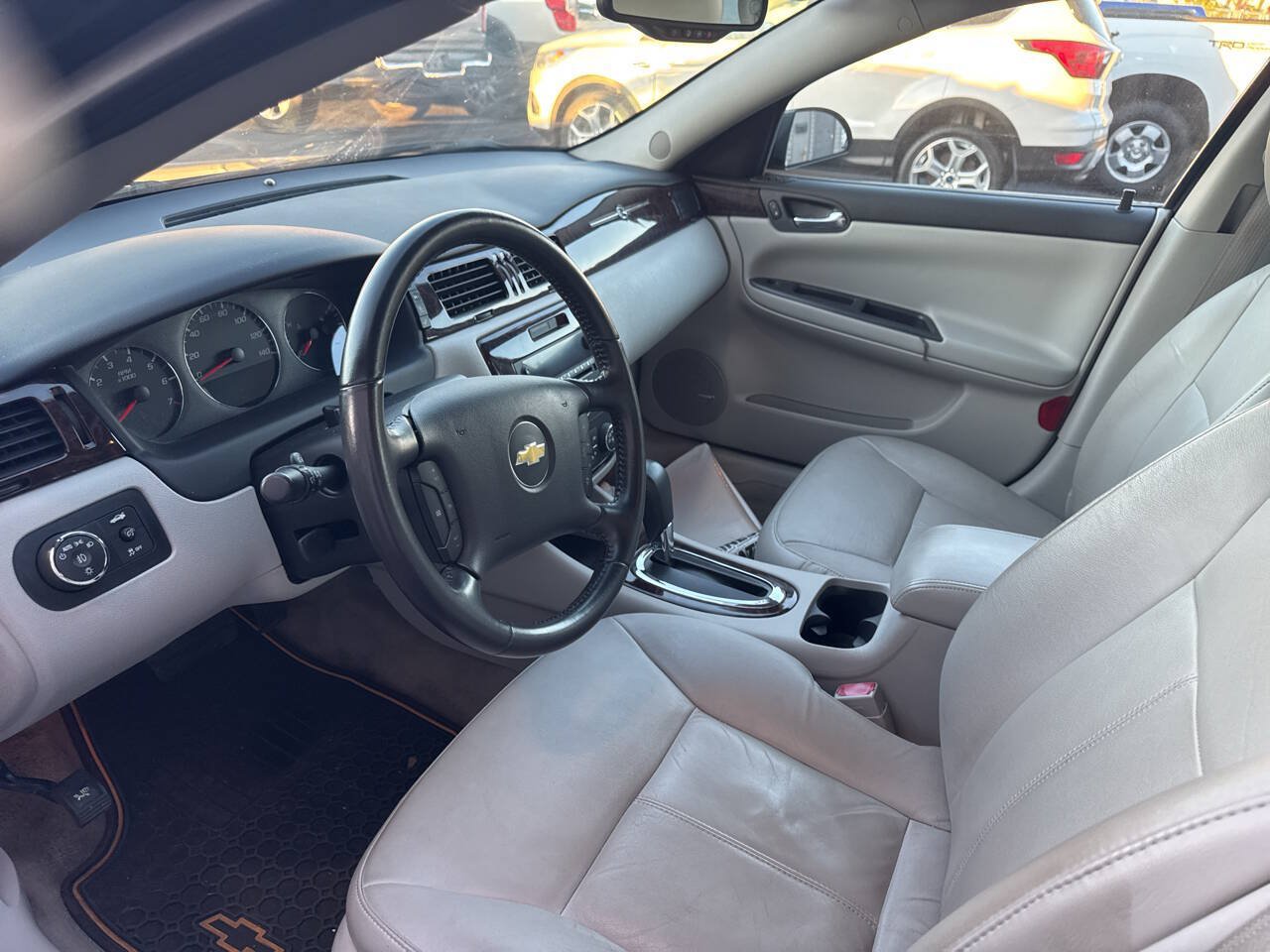 Used 2013 Chevrolet Impala LTZ FWD image 15