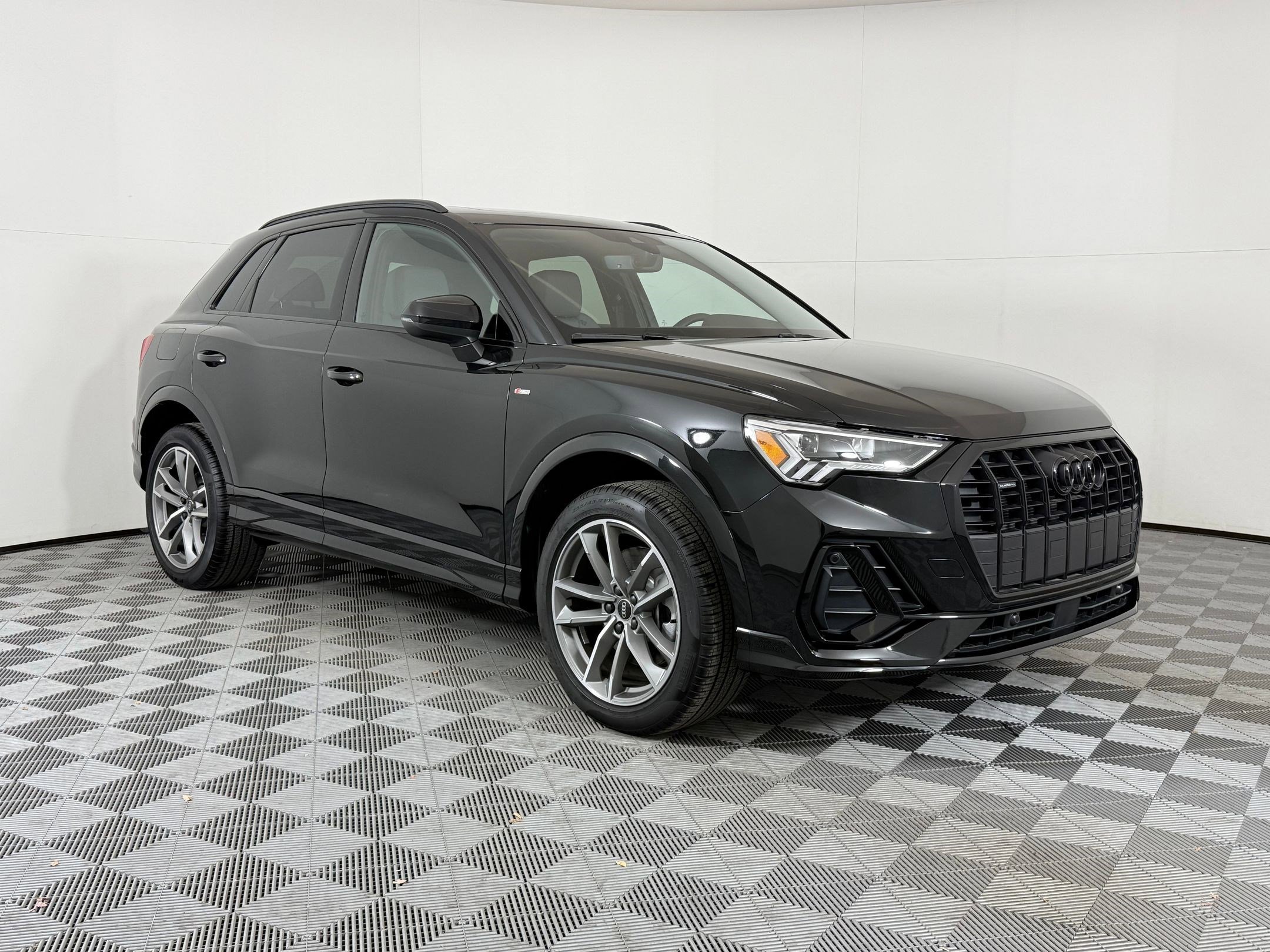 New 2025 Audi Q3 2.0T Premium image 6