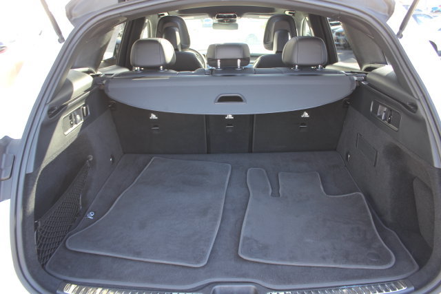 Used 2025 Mercedes-Benz GLC 300 4MATIC image 26