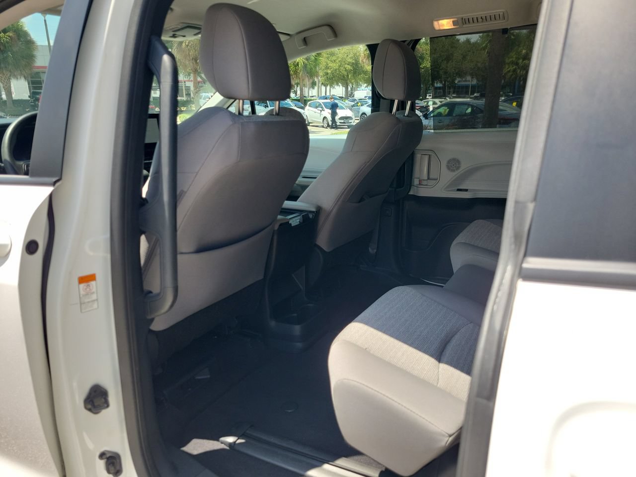 Used 2025 Toyota Sienna LE FWD image 10