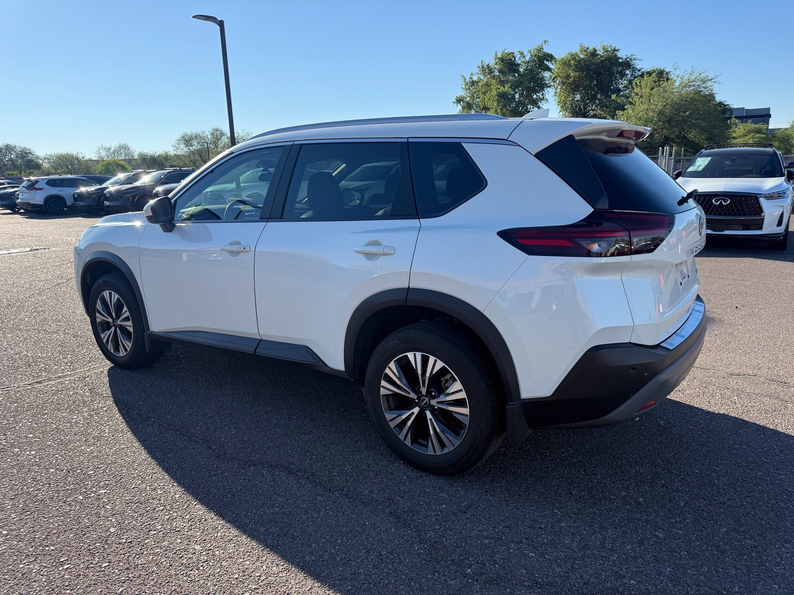 Used 2023 Nissan Rogue SV w/ SV Premium B Package FWD image 7