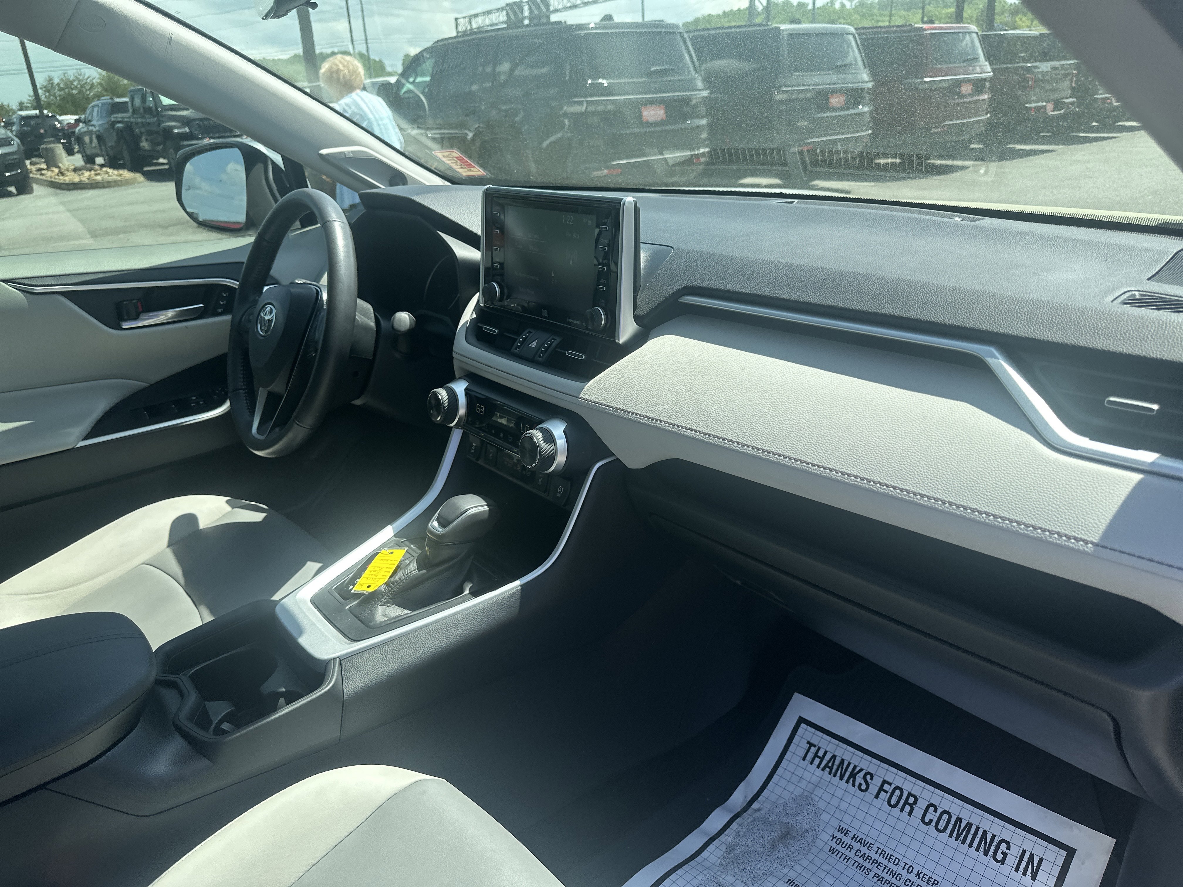 Used 2021 Toyota RAV4 XLE Premium image 29