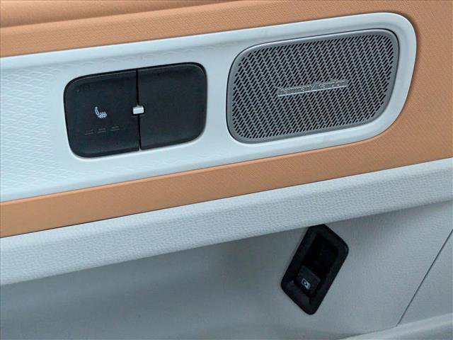 Used 2025 Volkswagen ID. Buzz 1st Edition image 25