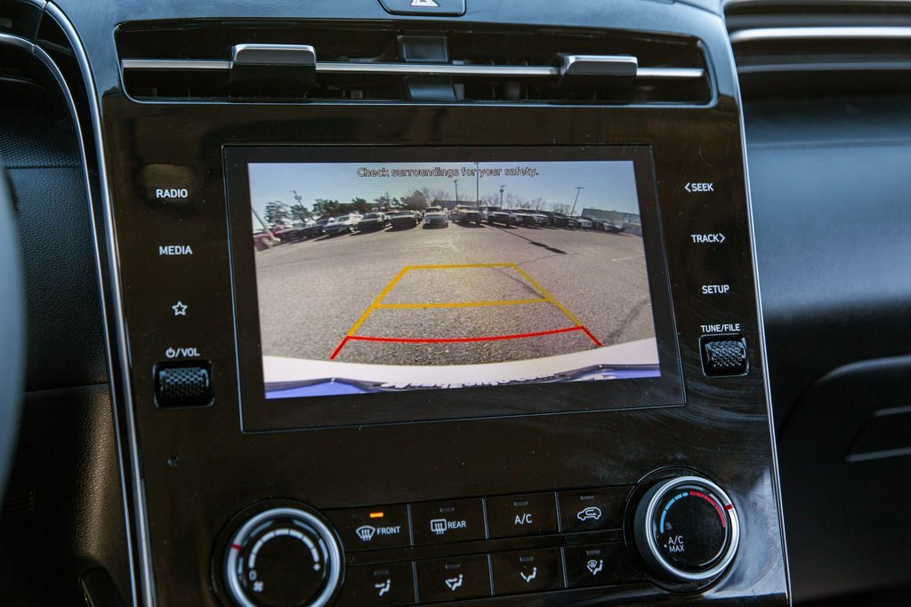 Used 2023 Hyundai Tucson SE image 16