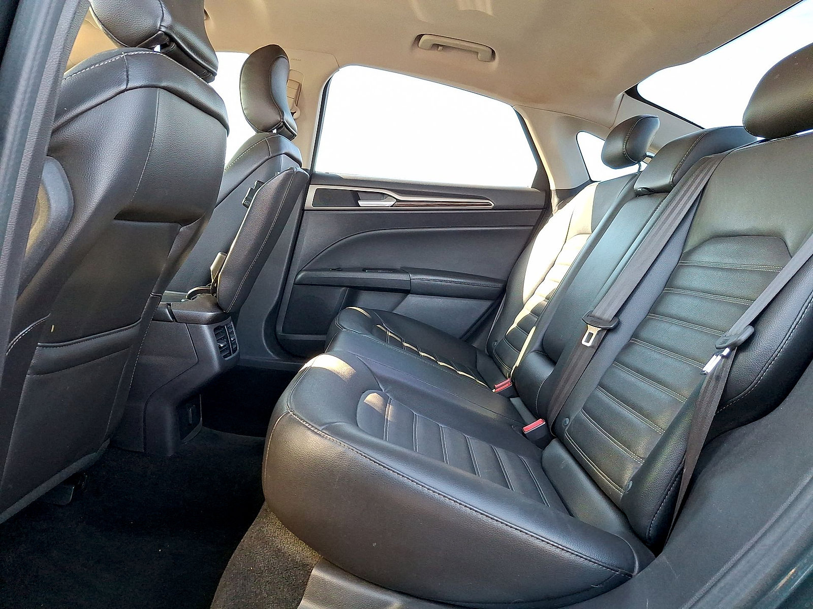 Used 2016 Ford Fusion SE w/ Equipment Group 202A FWD image 20
