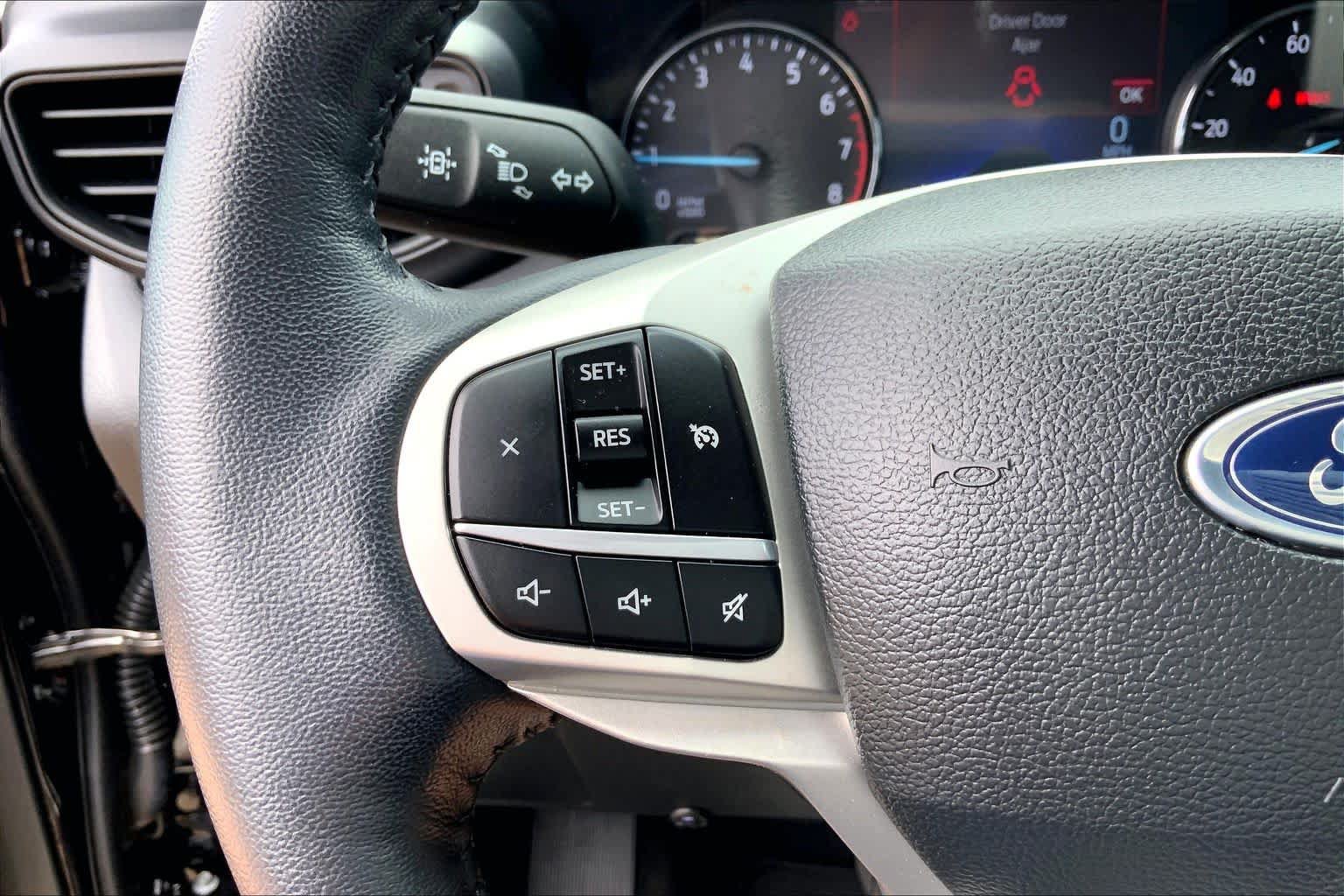 Certified 2023 Ford Explorer XLT RWD image 24