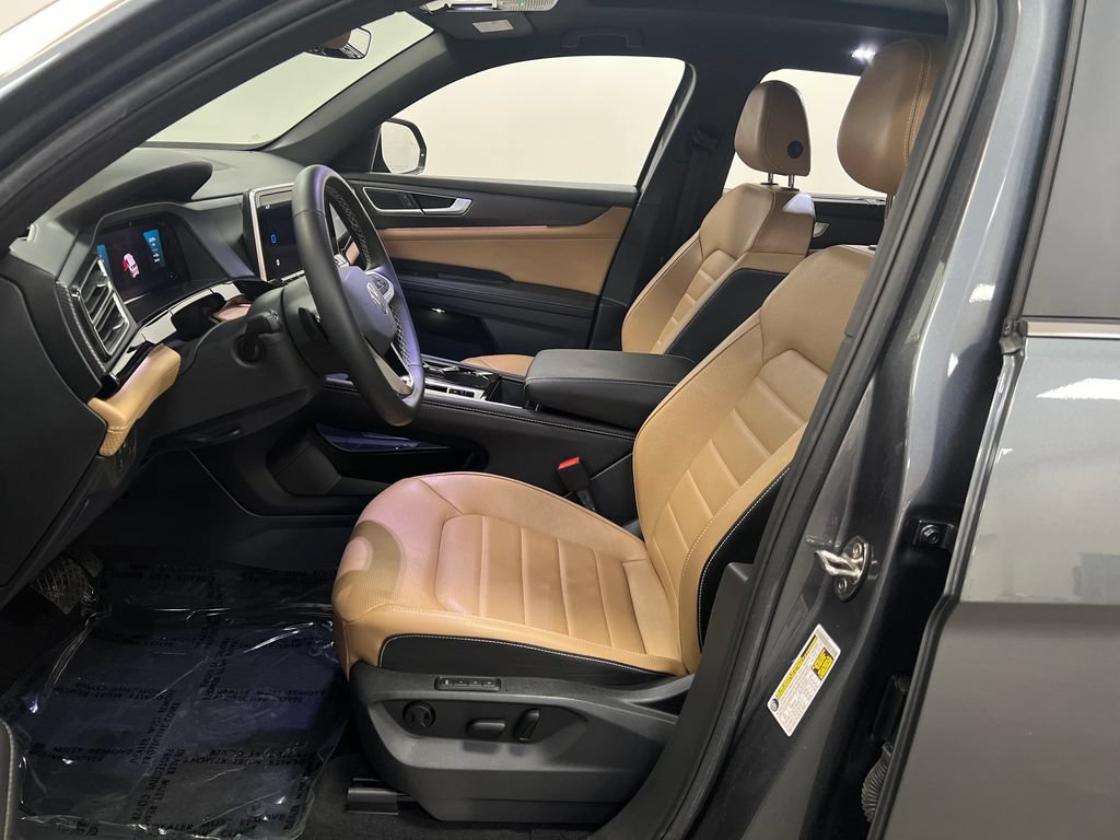 Used 2024 Volkswagen Atlas Cross Sport SEL AWD/4WD image 12