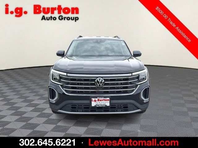 Used 2025 Volkswagen Atlas SE AWD/4WD image 2