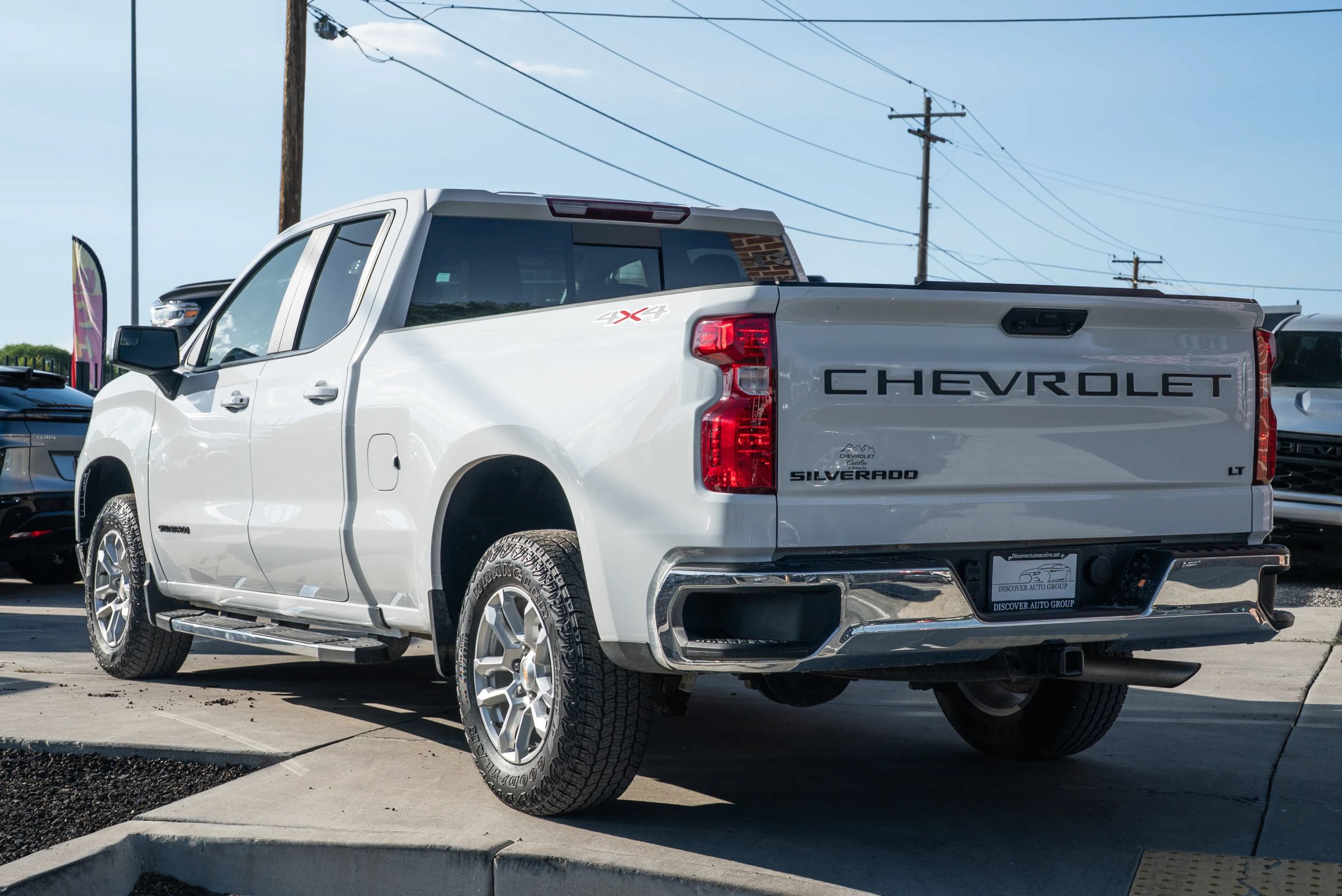 Used 2025 Chevrolet Silverado 1500 LT w/ LPO, Dark Essentials Package AWD/4WD image 9