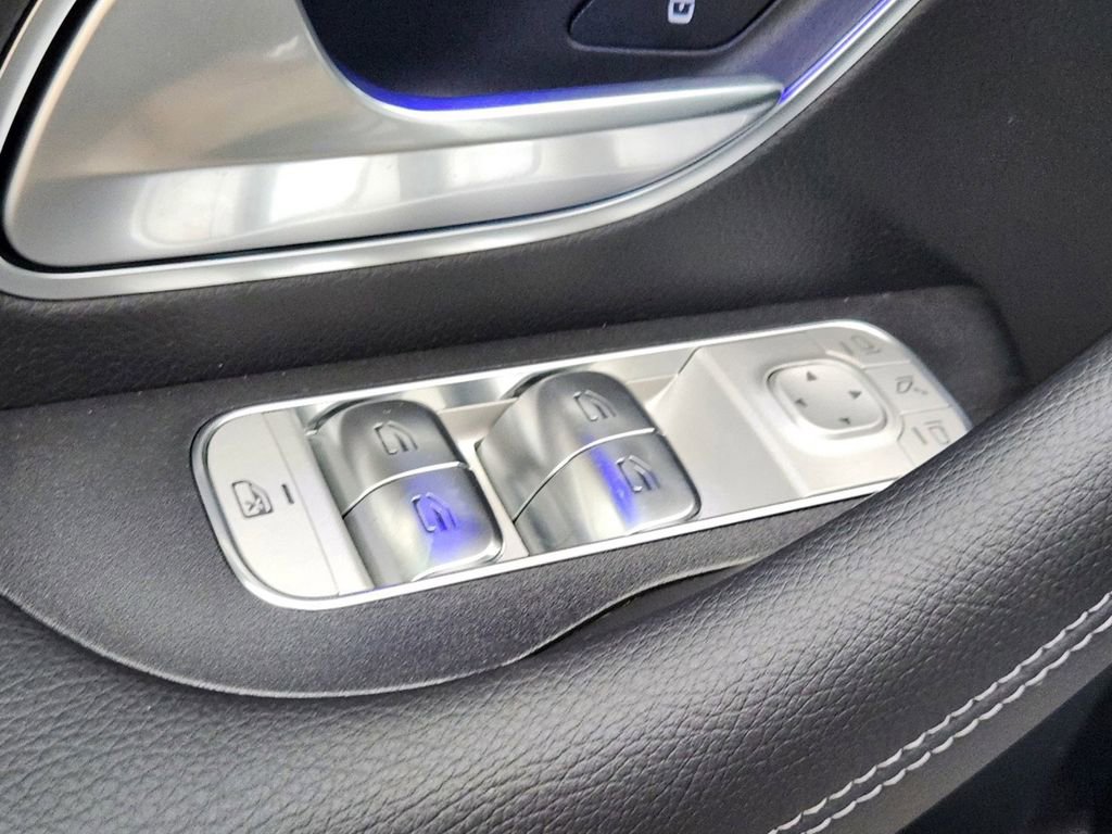 Used 2025 Mercedes-Benz GLS 450 4MATIC image 9
