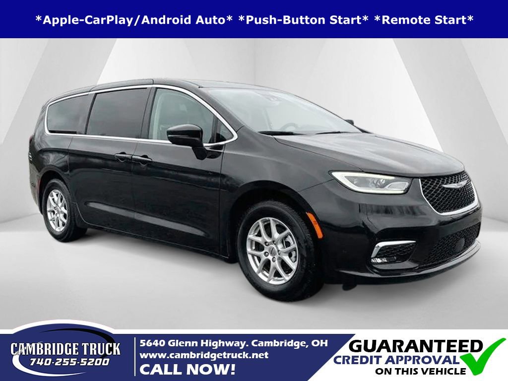 Used 2023 Chrysler Pacifica Touring-L image 1