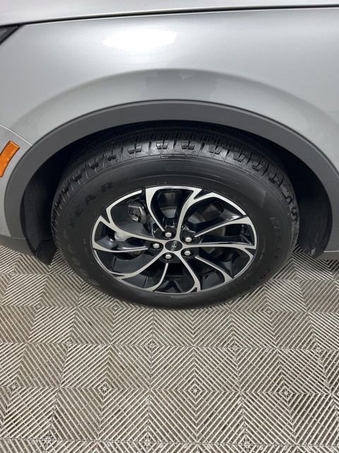 Used 2024 Lincoln Nautilus Premier AWD/4WD image 7