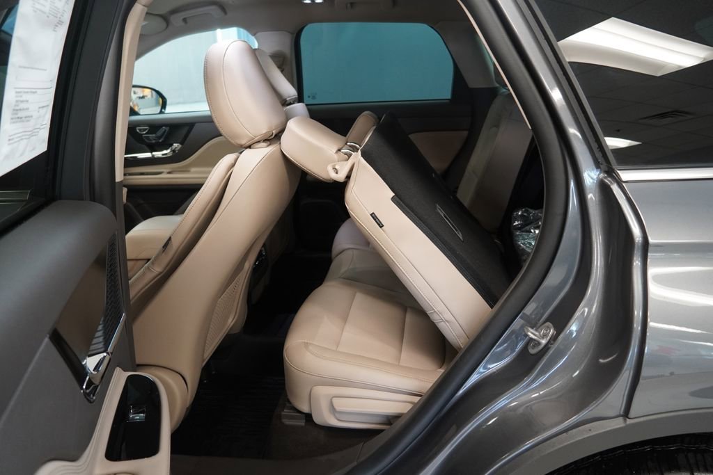 Used 2022 Lincoln Corsair AWD w/ Equipment Group 101A image 22