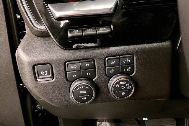 Used 2026 Chevrolet Silverado 1500 High Country w/ Midnight Edition AWD/4WD image 39