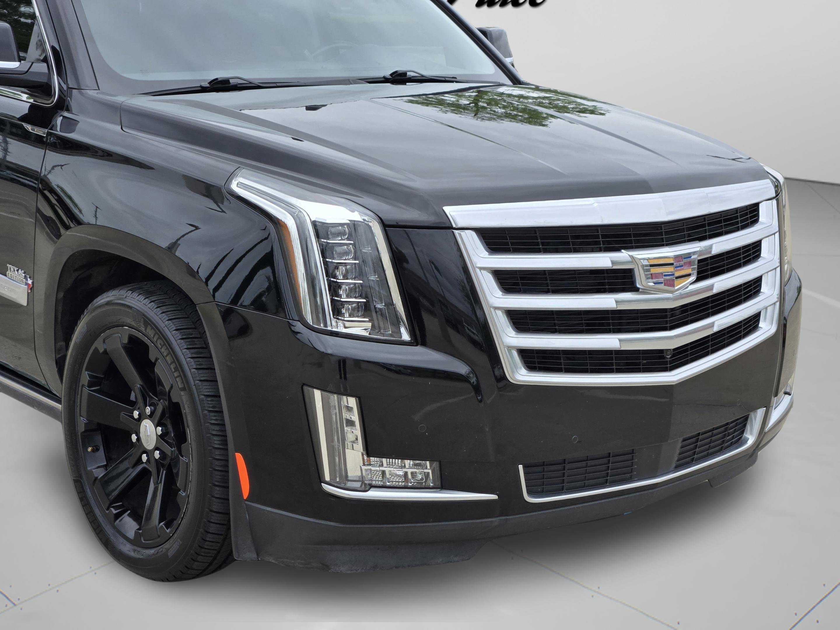 Used 2016 Cadillac Escalade Premium image 32