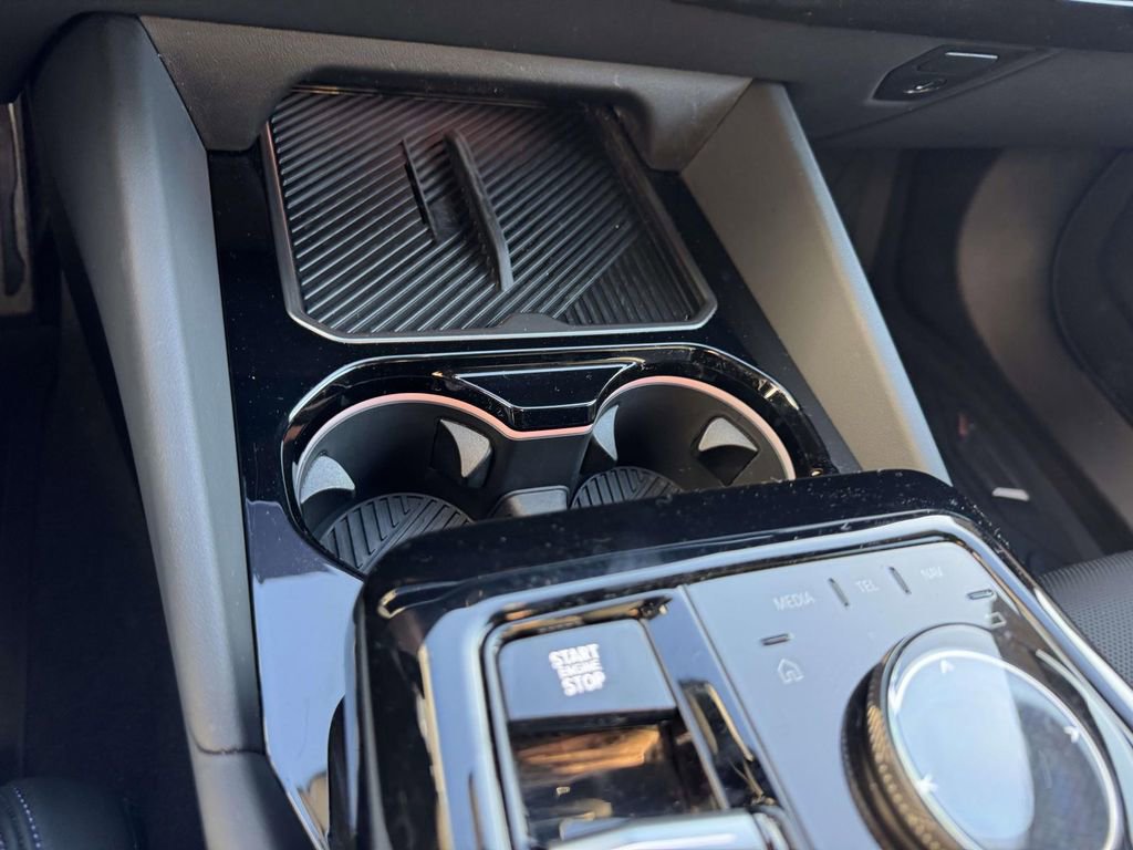 Used 2026 BMW 550e xDrive image 13