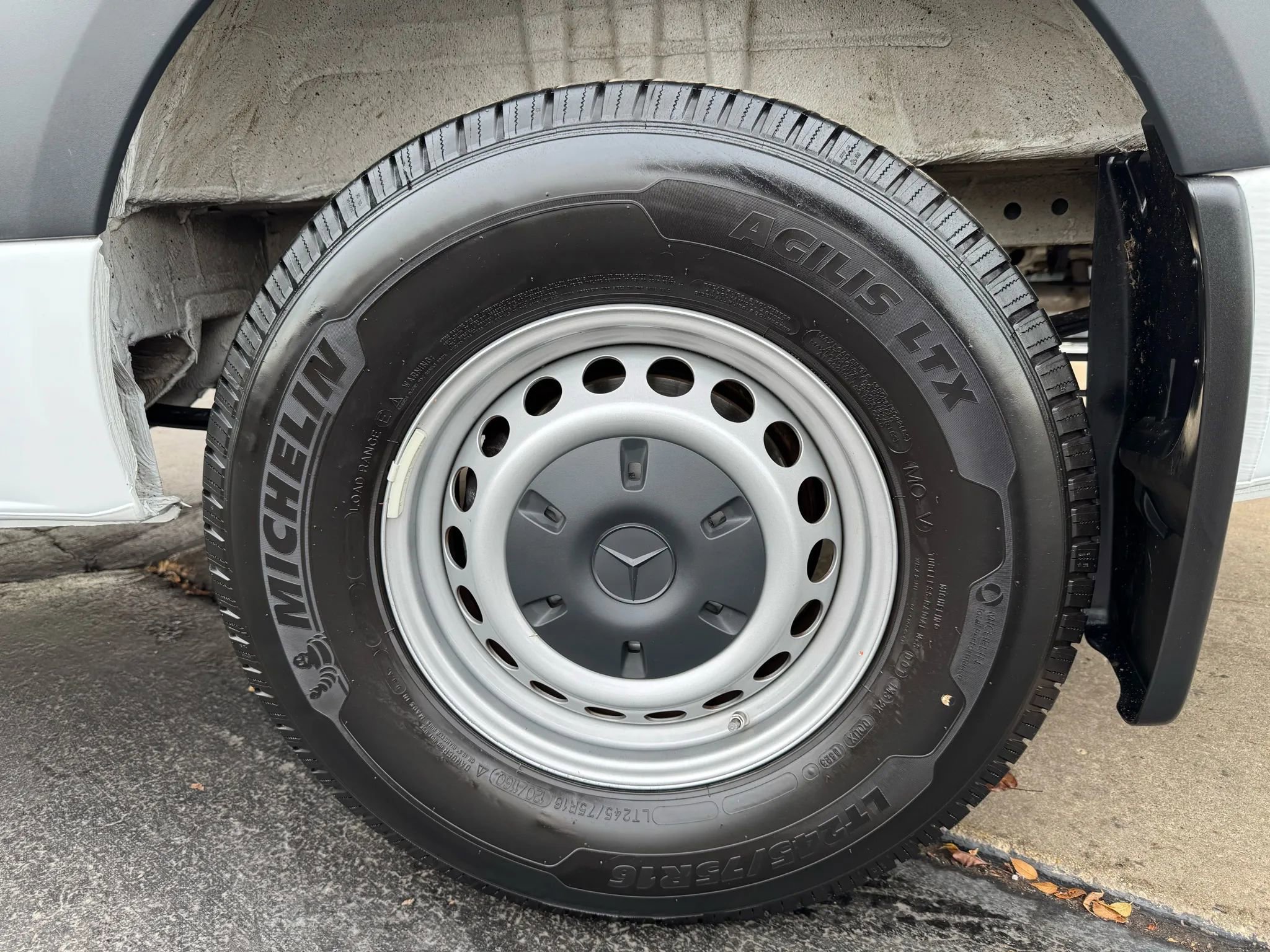 Used 2023 Mercedes-Benz Sprinter 2500 image 33