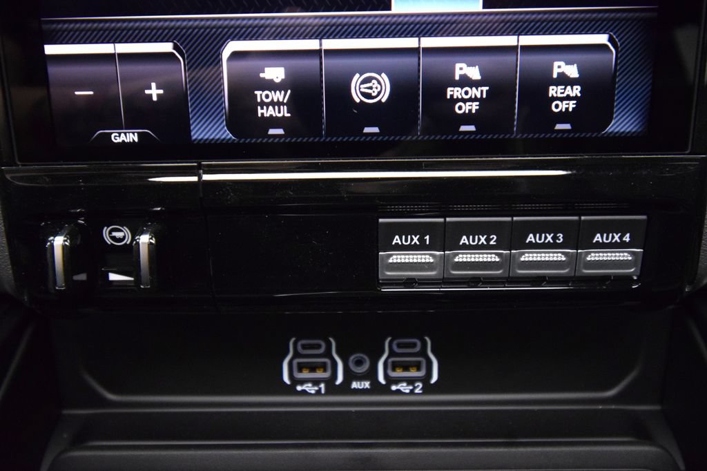 New 2026 RAM 2500 Laramie AWD/4WD image 24