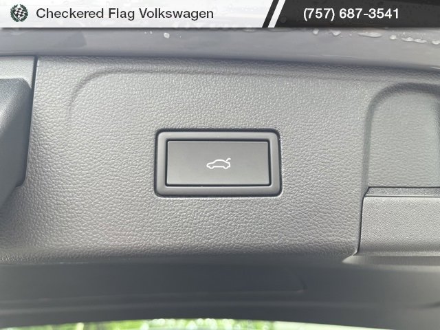 New 2025 Volkswagen Atlas SE image 18