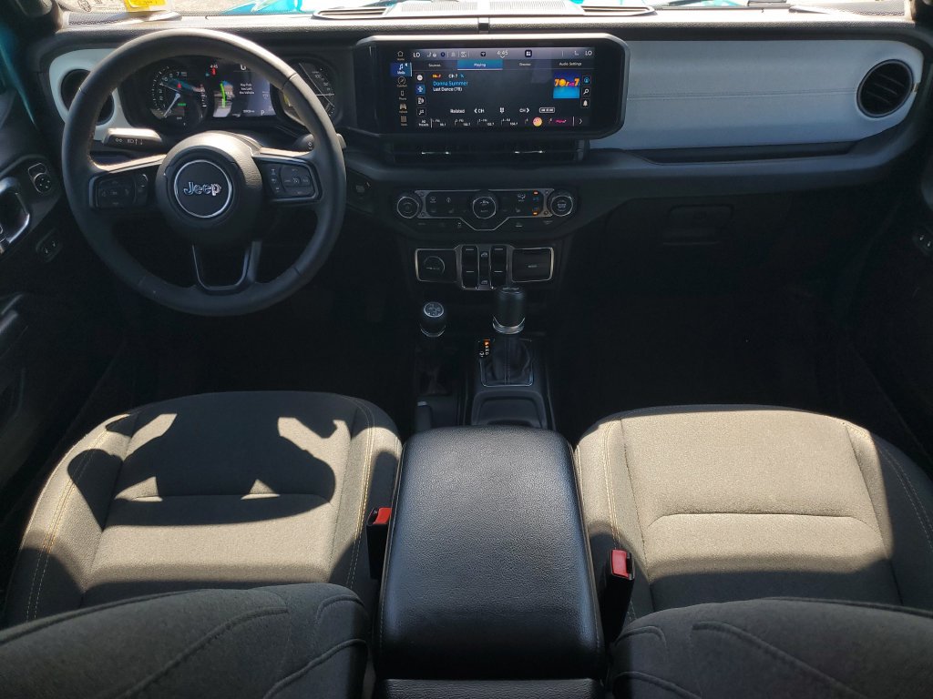 Used 2024 Jeep Wrangler Unlimited w/ Convenience Group AWD/4WD image 24