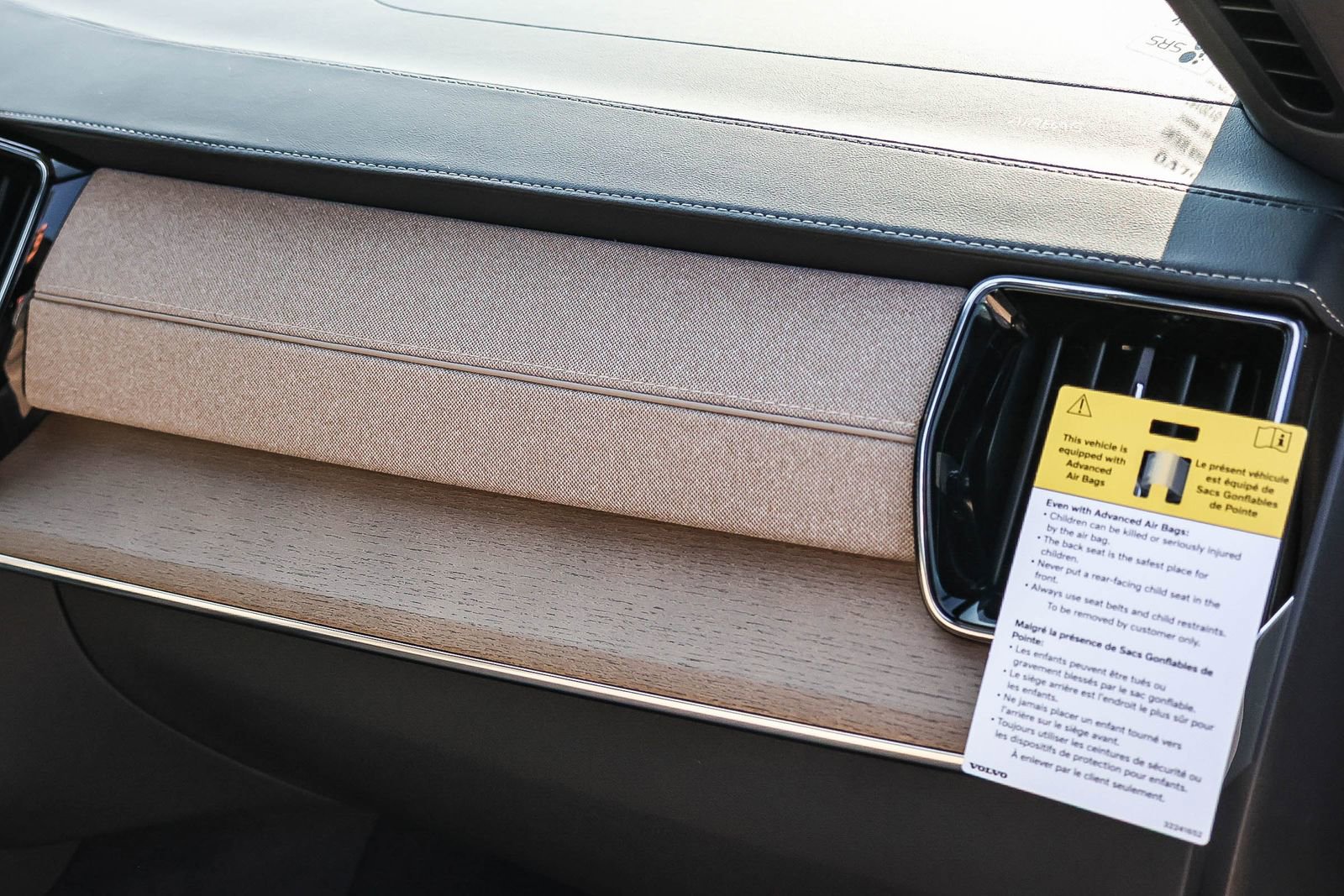 New 2026 Volvo XC90 B6 Ultra w/ Protection Package image 18