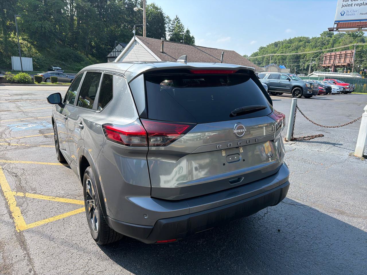 Used 2024 Nissan Rogue S AWD/4WD image 38