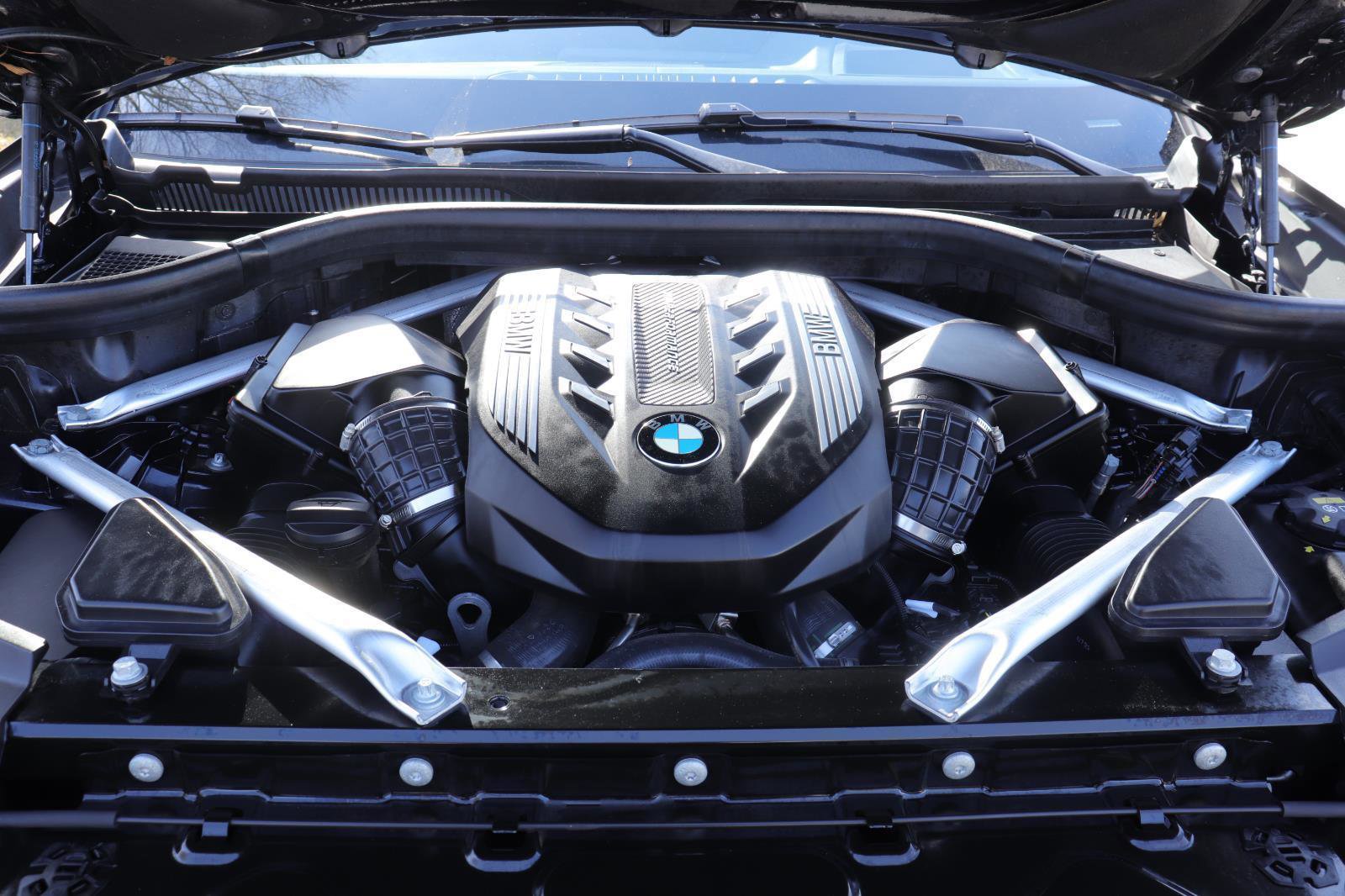 Used 2023 BMW X6 M50i w/ Executive Package image 40