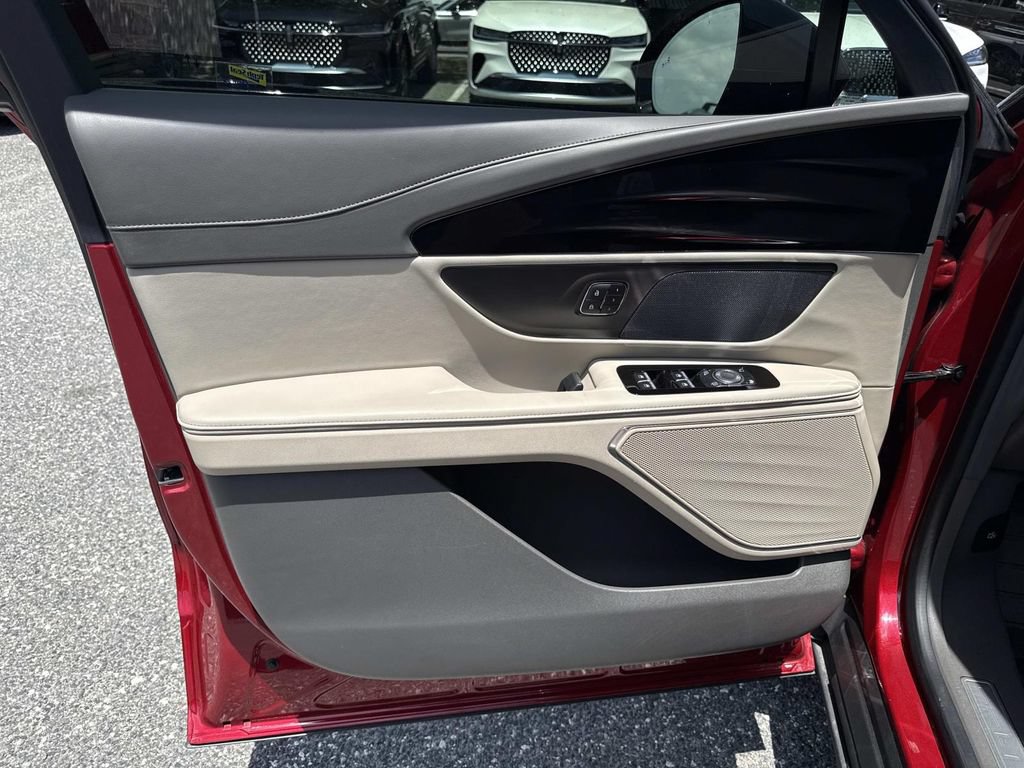 Certified 2024 Lincoln Nautilus Premier AWD/4WD image 18