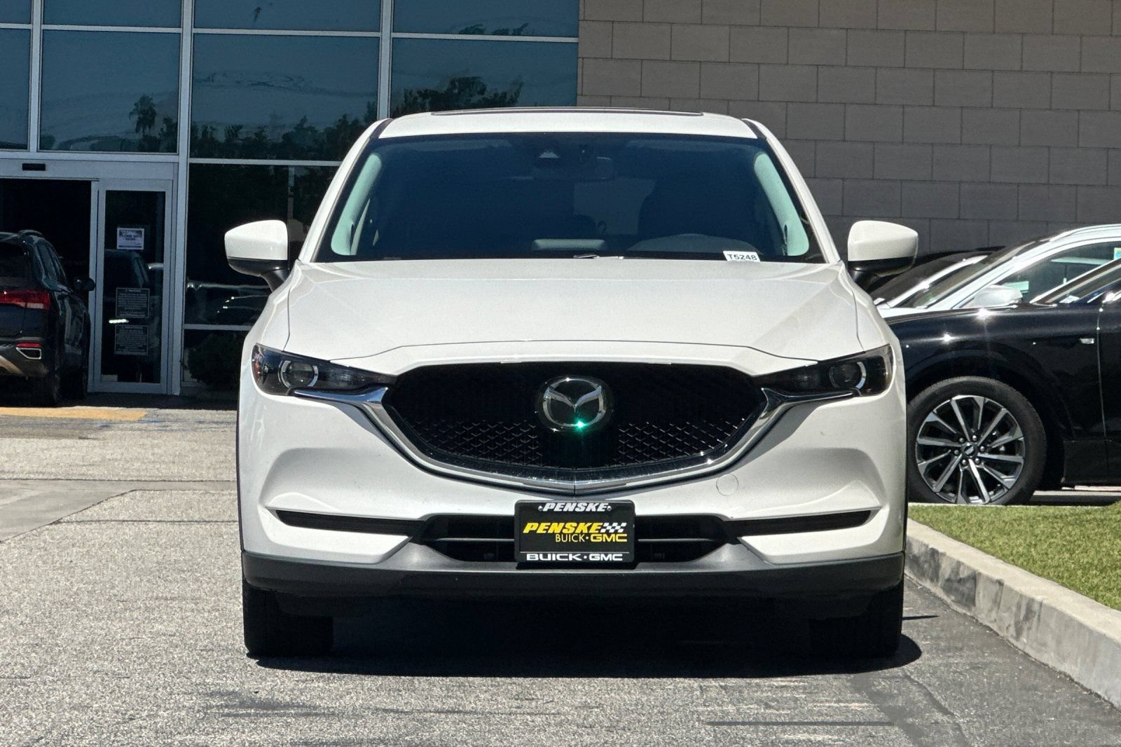 Used 2020 MAZDA CX-5 Touring FWD image 9