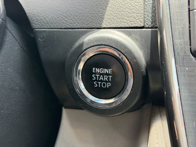 Used 2013 Toyota Camry XLE w/ Leather Pkg FWD image 25