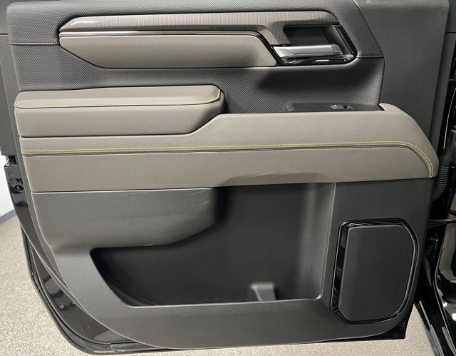 Used 2024 Chevrolet Silverado 2500 ZR2 w/ Technology Package image 45