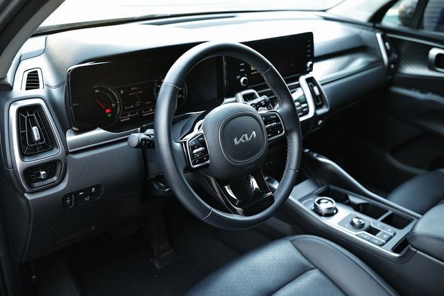 Used 2023 Kia Sorento EX image 18