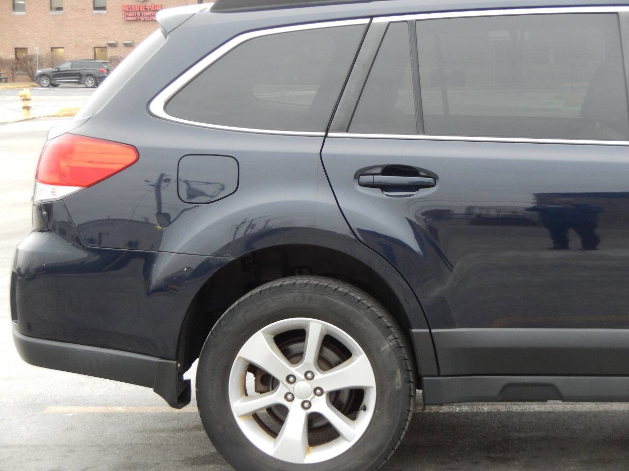 Used 2013 Subaru Outback 2.5i Premium AWD/4WD image 21