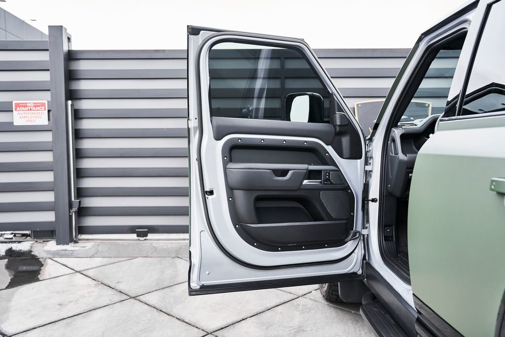 Used 2023 Land Rover Defender 110 X image 35