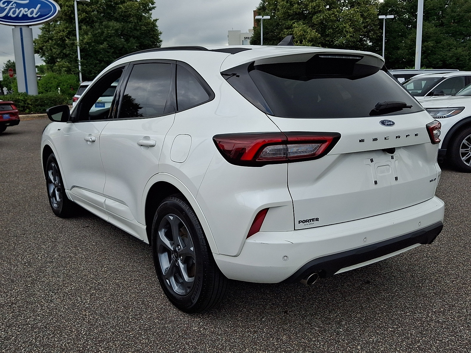 Certified 2023 Ford Escape ST-Line w/ Tech Pack #1 AWD/4WD image 8