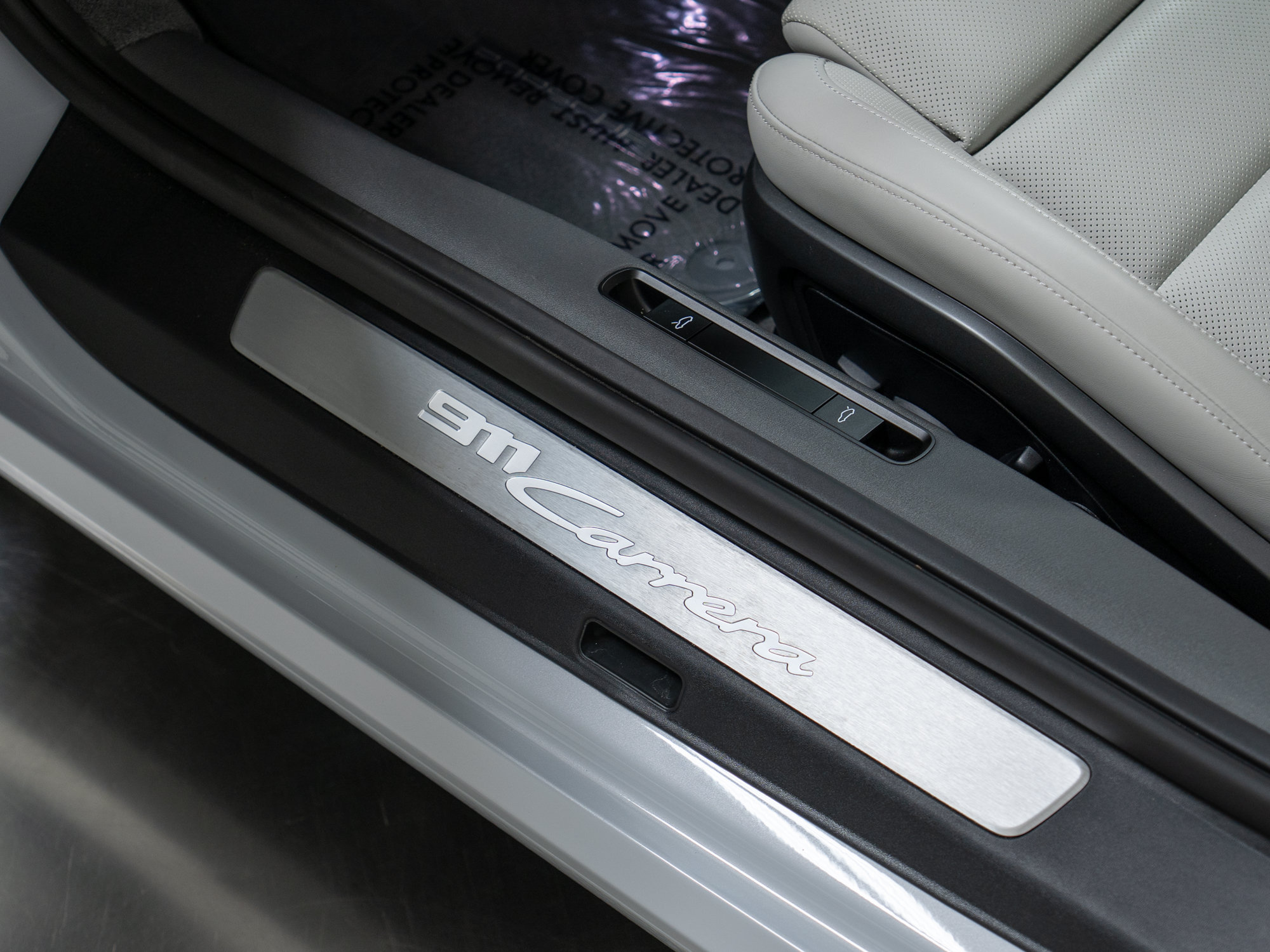 Certified 2024 Porsche 911 Carrera RWD image 16