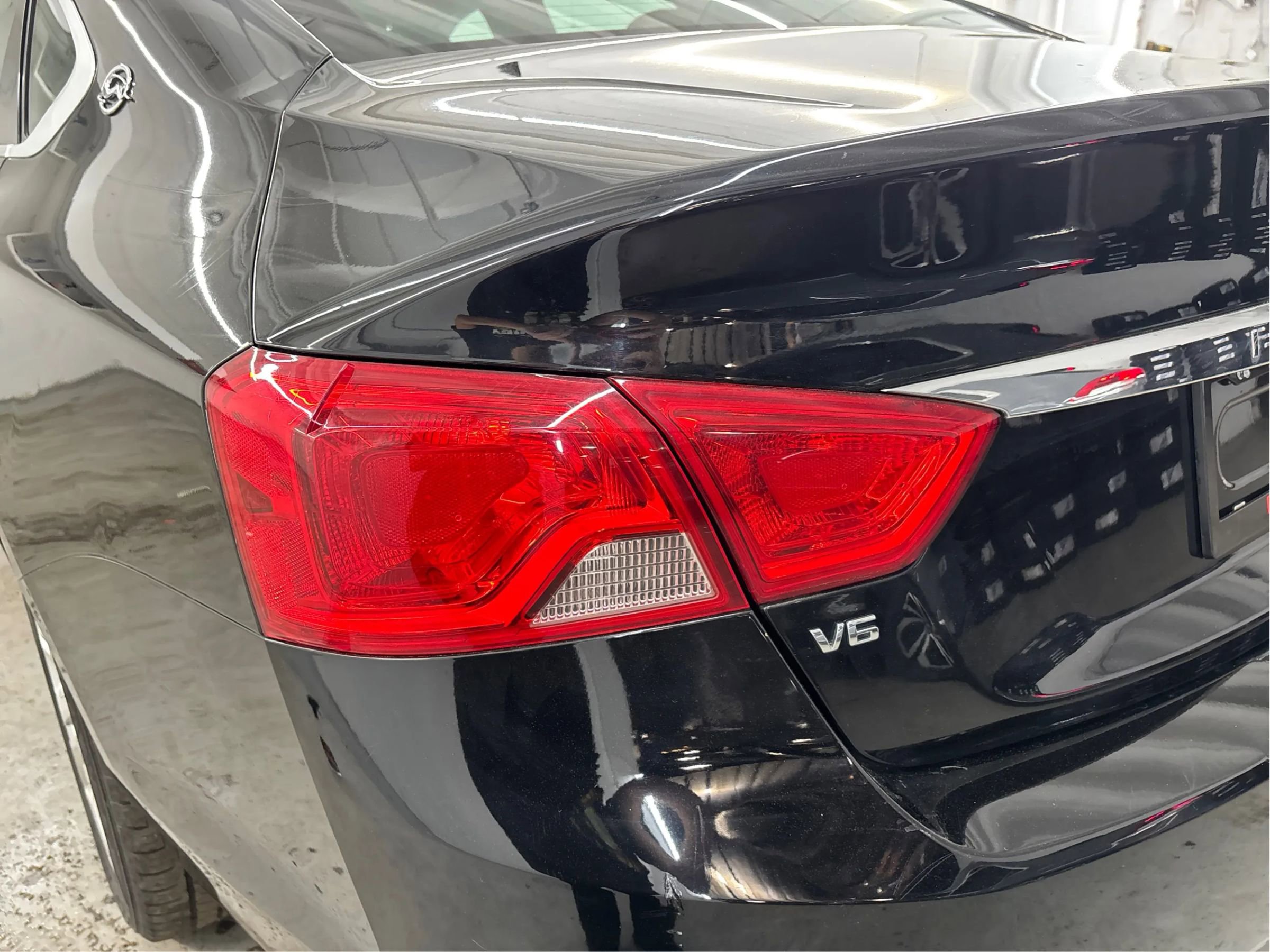 Used 2018 Chevrolet Impala LT w/ LT Entertainment Package FWD image 32