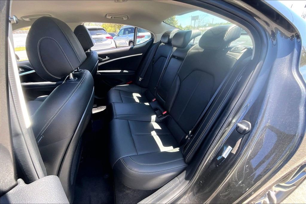 Used 2025 Genesis G70 2.5T image 19